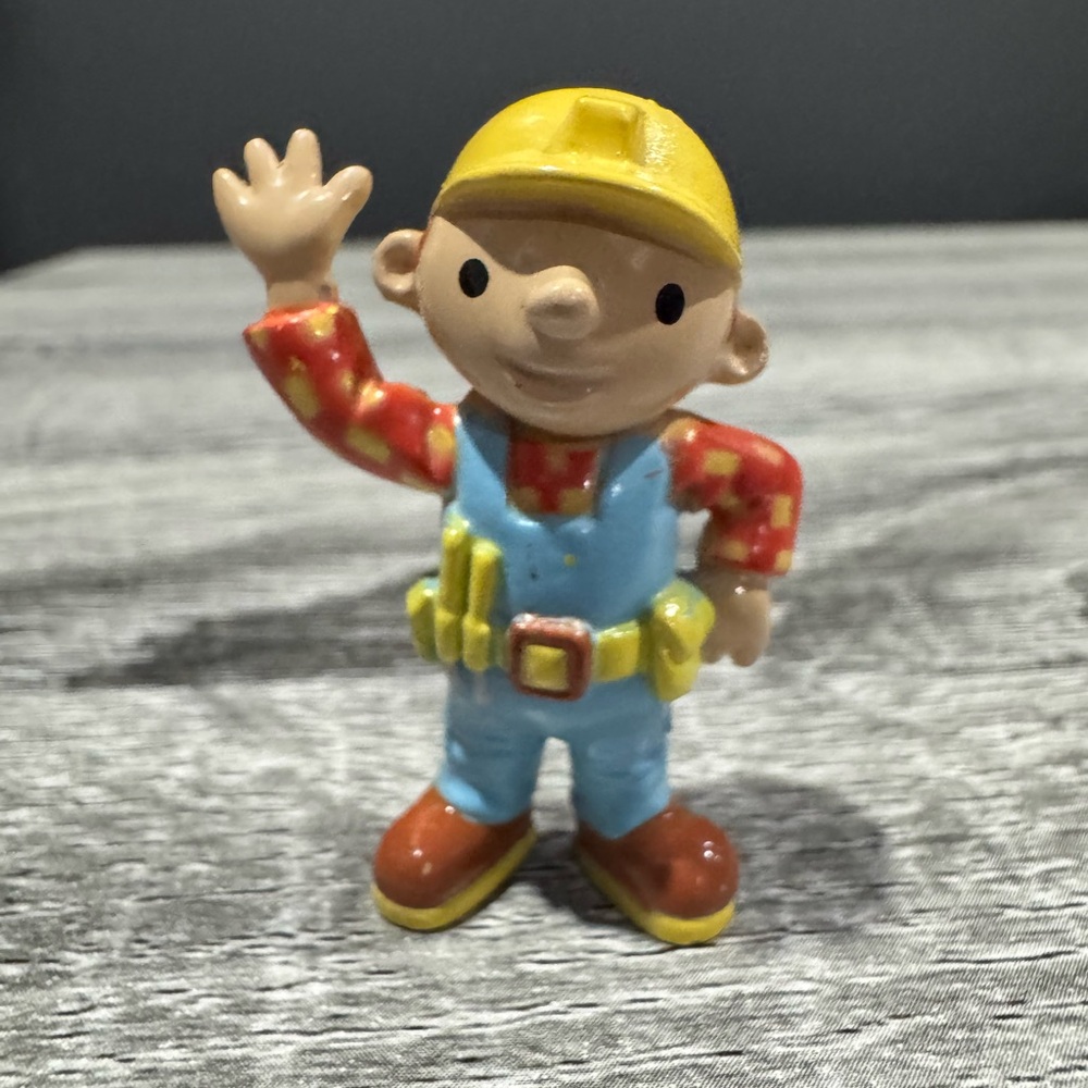 Kinder | Bob the Builder: Bob Waving - Collectible Plastic Toy Mini Figure